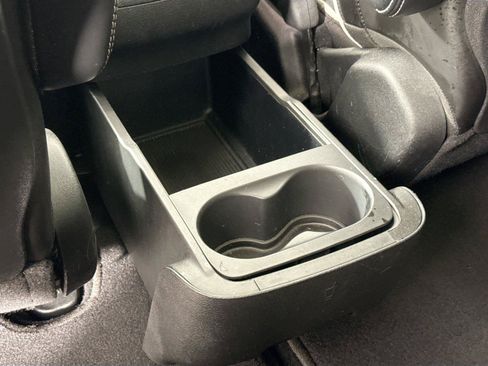 Used 2025 Chrysler Pacifica Limited FWD image 40