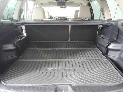 Used 2017 Honda Pilot Touring image 17