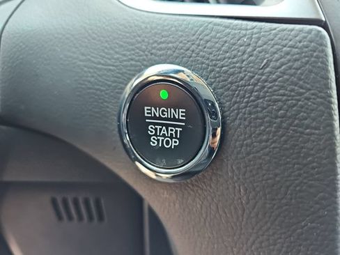 Used 2020 Ford Edge SE FWD image 28