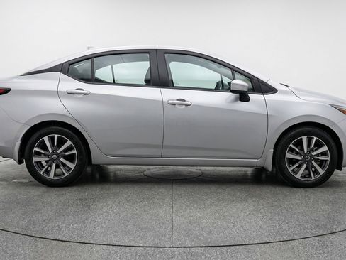 Used 2025 Nissan Versa SV image 11