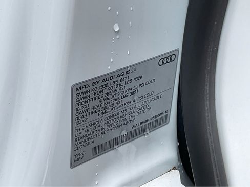 Used 2025 Audi Q8 Premium Plus AWD/4WD image 33