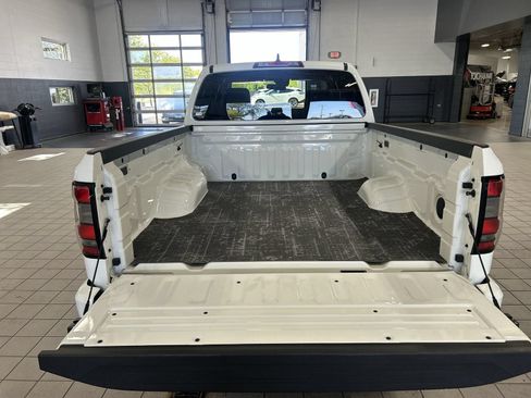 Certified 2024 Nissan Frontier SV w/ Technology Package AWD/4WD image 39