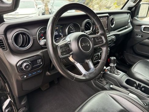 Used 2023 Jeep Wrangler Unlimited Sahara w/ Cold Weather Group image 14