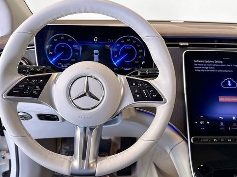 Certified 2023 Mercedes-Benz EQE 350+ 4MATIC SUV image 11