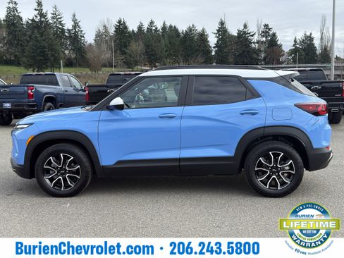 Used 2024 Chevrolet TrailBlazer ACTIV w/ Driver Confidence Package image 2