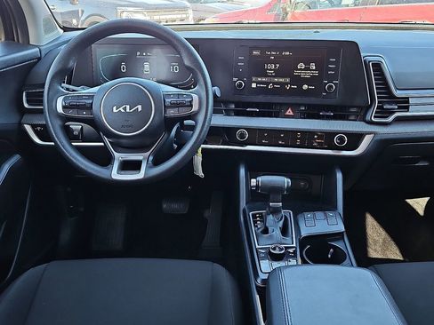 Used 2025 Kia Sportage LX image 18