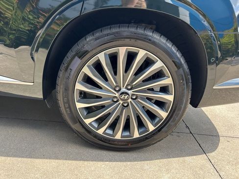 Used 2024 Hyundai Palisade Calligraphy image 11
