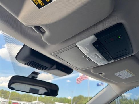 Used 2024 Mitsubishi Outlander FWD image 26