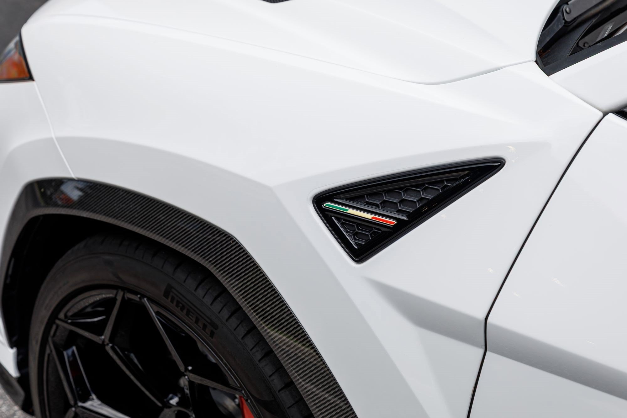Used 2024 Lamborghini Urus Performante AWD/4WD image 47