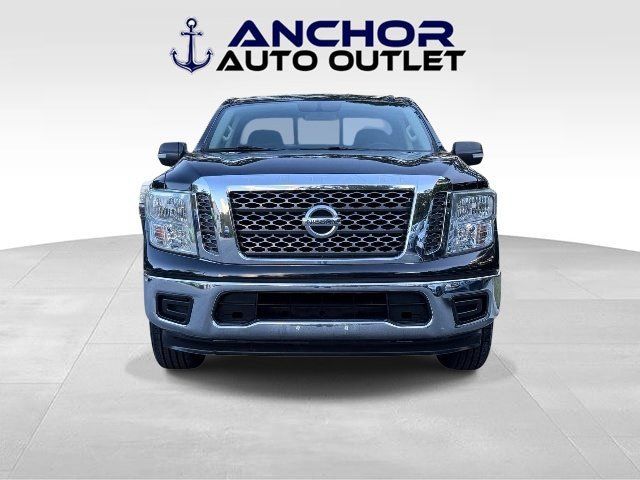 Used 2017 Nissan Titan SV RWD image 2