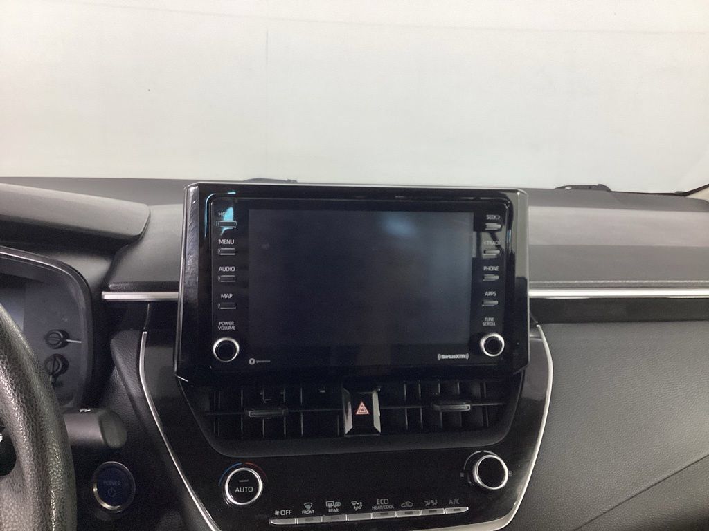 Used 2022 Toyota Corolla LE FWD image 18
