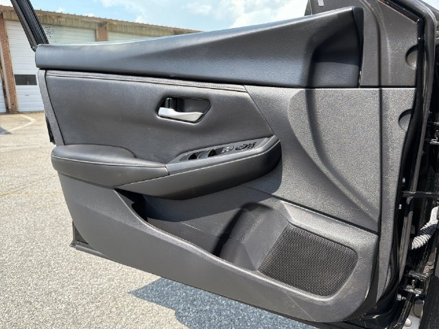 Used 2025 Nissan Sentra SV w/ Trunk Package FWD image 30