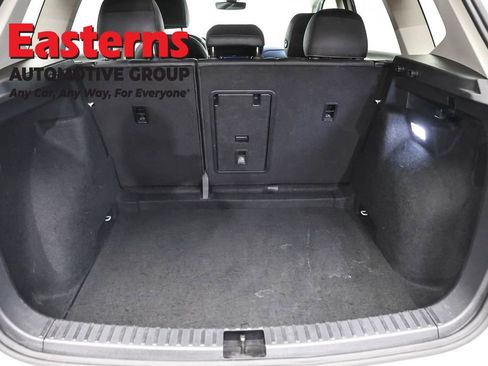 Used 2024 Volkswagen Taos SE FWD image 9