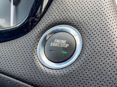 Certified 2025 Cadillac XT6 Luxury FWD image 21