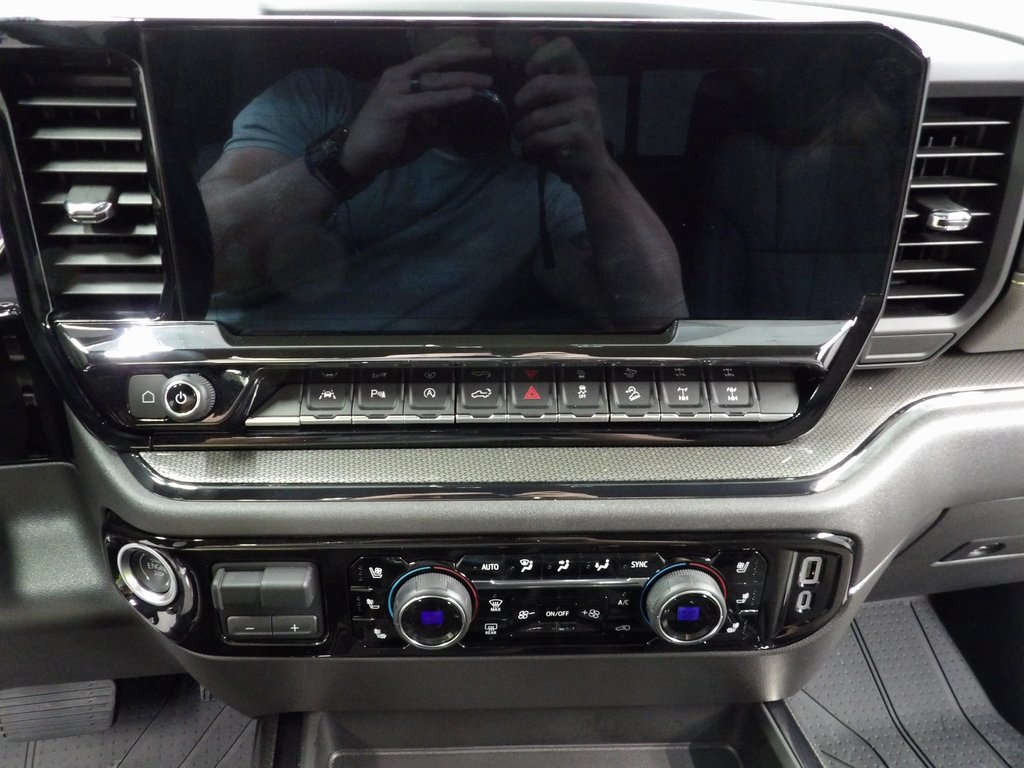 Used 2024 Chevrolet Silverado 1500 ZR2 AWD/4WD image 13