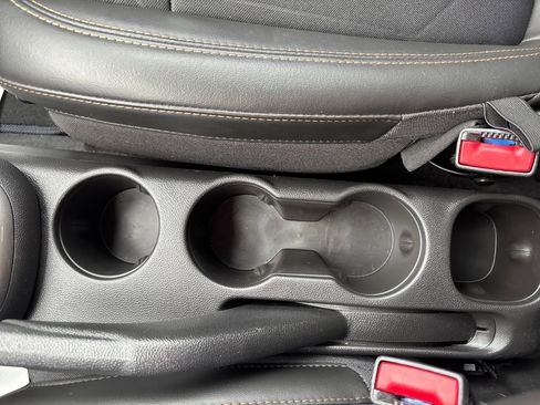 Used 2020 Chevrolet Trax LT w/ LT Convenience Package image 36