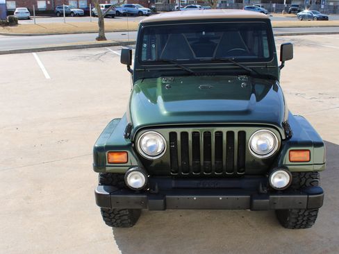 Used 1998 Jeep Wrangler Sahara image 25