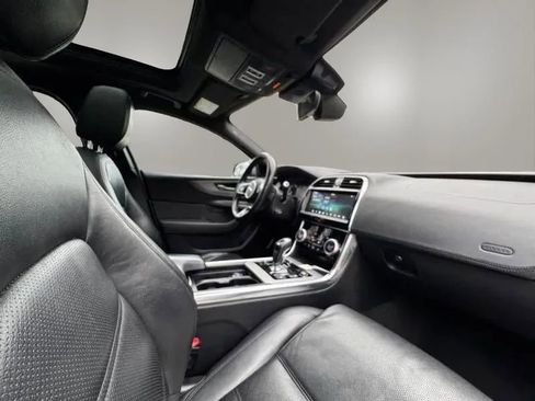 Used 2020 Jaguar XE S AWD/4WD image 17