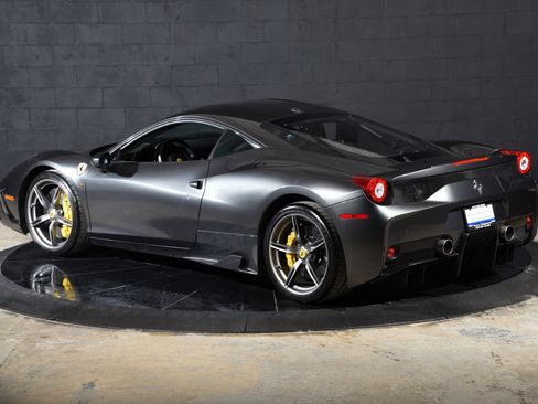 Used 2014 Ferrari 458 Speciale Coupe RWD image 31