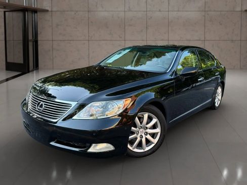 Used 2009 Lexus LS 460 RWD image 2