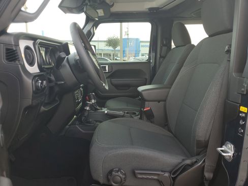 Used 2025 Jeep Wrangler Sport image 13