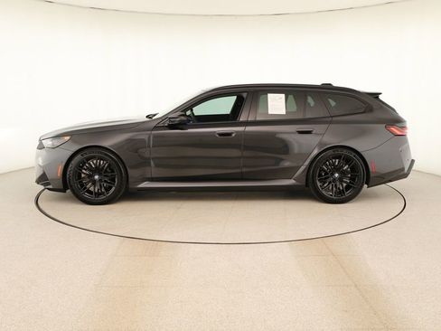 Used 2026 BMW M5 Touring AWD/4WD image 2