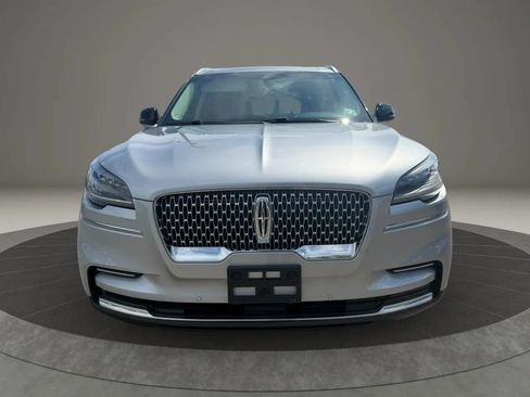Used 2023 Lincoln Aviator AWD w/ Premium Package image 2