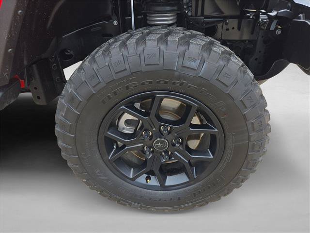 Used 2025 Jeep Gladiator Sport AWD/4WD image 21