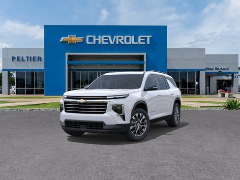 New 2026 Chevrolet Traverse LT w/ Sun and Wheel Package FWD image 8