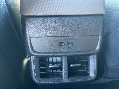 New 2026 Chevrolet Equinox LT w/ Convenience Package II FWD image 29