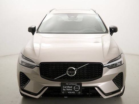 Certified 2025 Volvo XC60 T8 Plus w/ Protection Package Premier AWD/4WD image 4