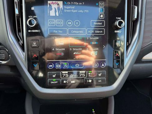 Certified 2025 Subaru Forester Limited image 29