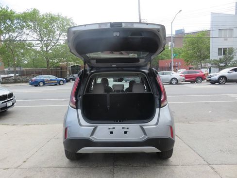 Used 2023 Kia Soul LX w/ LX Technology Package FWD image 21