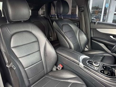Used 2019 Mercedes-Benz GLC 300 w/ Premium Package image 11