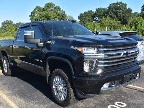 Used 2021 Chevrolet Silverado 2500 High Country w/ Z71 Off-Road Package AWD/4WD image 3