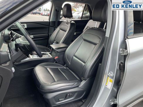 Used 2021 Ford Explorer XLT w/ Equipment Group 202A image 3