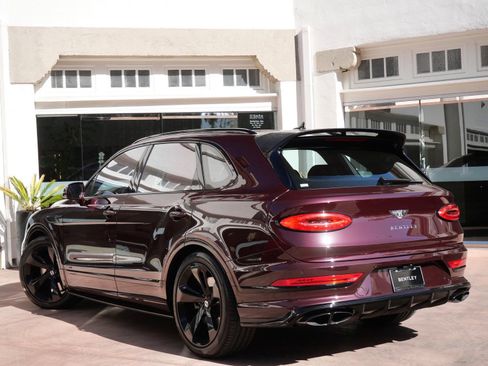 Used 2022 Bentley Bentayga image 3