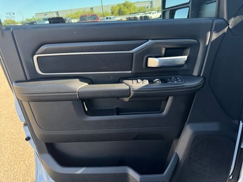 Used 2025 RAM 3500 Big Horn AWD/4WD image 17