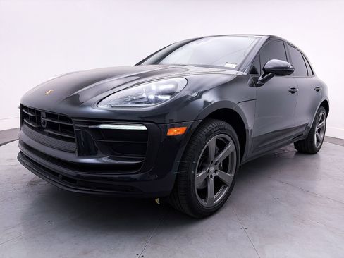Used 2024 Porsche Macan AWD/4WD image 14
