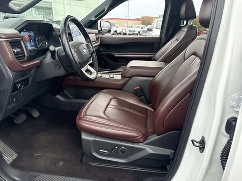 Used 2023 Ford Expedition Limited image 24