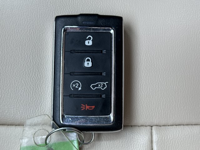Used 2023 Jeep Grand Cherokee L Limited AWD/4WD image 26