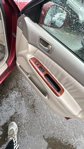 Used 2005 Toyota Camry XLE w/ VSC & Side Airbag Pkg FWD image 22