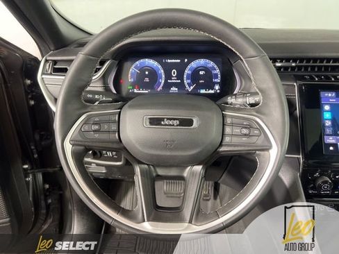 Used 2024 Jeep Grand Cherokee Altitude AWD/4WD image 17