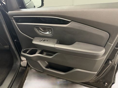 Used 2025 Honda Pilot Touring image 36