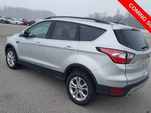 Used 2018 Ford Escape SE image 3