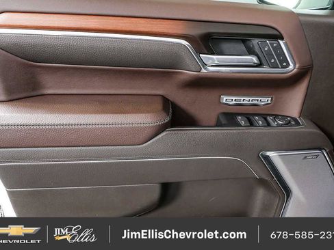 Used 2025 GMC Sierra 1500 Denali w/ Technology Package AWD/4WD image 6