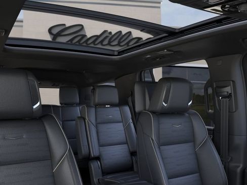 Used 2026 Cadillac Escalade Luxury w/ LPO, Floor Liner Package AWD/4WD image 24