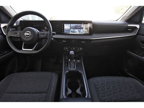Certified 2025 Nissan Kicks SV FWD image 12