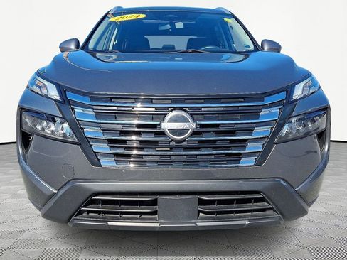 Used 2024 Nissan Rogue SV w/ SV Premium Package image 2