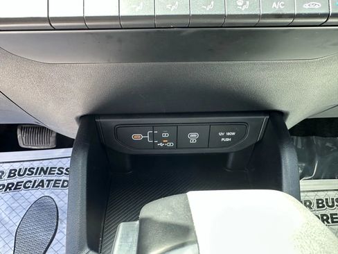 Used 2025 Kia K4 image 22